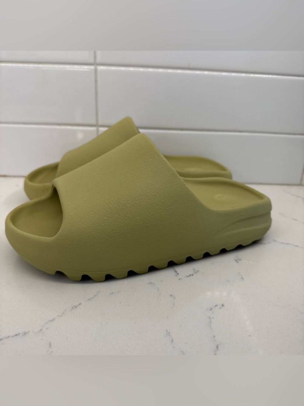 Adidas Yeezy Slides Sandals Yellow Green Foam Slip Ons Mens or Womens